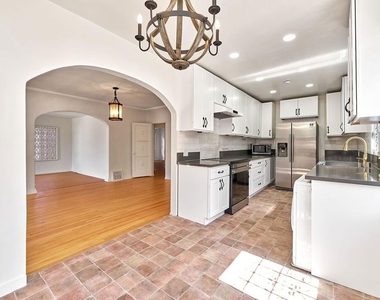 918 S Stanley Avenue - Photo Thumbnail 9