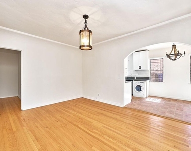 918 S Stanley Avenue - Photo Thumbnail 4