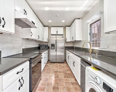 918 S Stanley Avenue - Photo Thumbnail 10