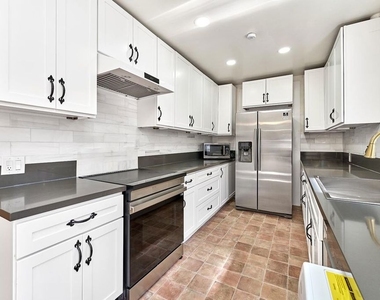 918 S Stanley Avenue - Photo Thumbnail 12