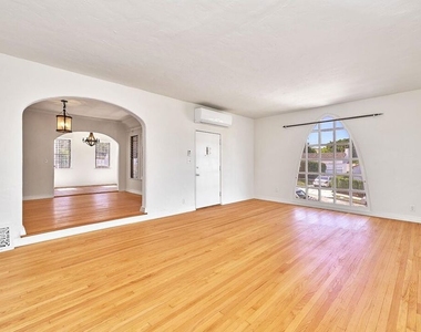 918 S Stanley Avenue - Photo Thumbnail 3