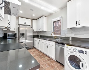 918 S Stanley Avenue - Photo Thumbnail 11