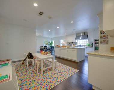 2241 S Beverly Drive - Photo Thumbnail 17
