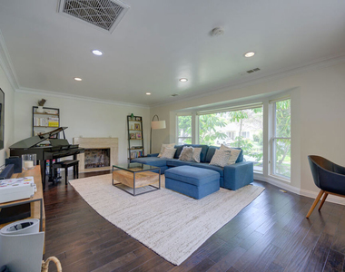 2241 S Beverly Drive - Photo Thumbnail 5