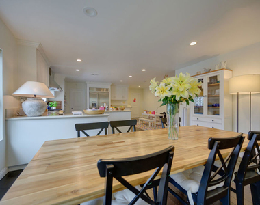 2241 S Beverly Drive - Photo Thumbnail 15