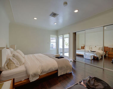 2241 S Beverly Drive - Photo Thumbnail 19
