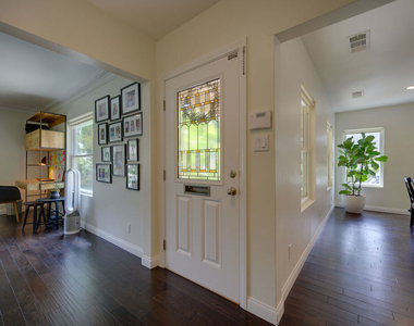 2241 S Beverly Drive - Photo Thumbnail 4