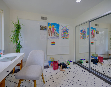 2241 S Beverly Drive - Photo Thumbnail 31