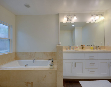 2241 S Beverly Drive - Photo Thumbnail 21