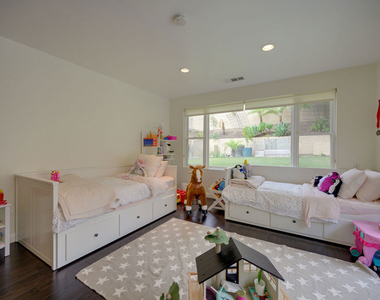 2241 S Beverly Drive - Photo Thumbnail 25