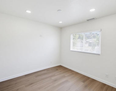 1604 San Miguel Ave - Photo Thumbnail 14