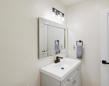 1604 San Miguel Ave - Photo Thumbnail 13