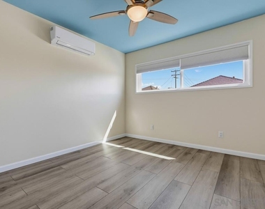 330 35th St - Photo Thumbnail 19