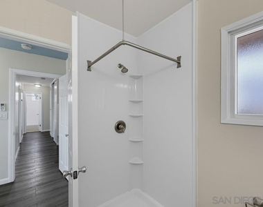 330 35th St - Photo Thumbnail 28