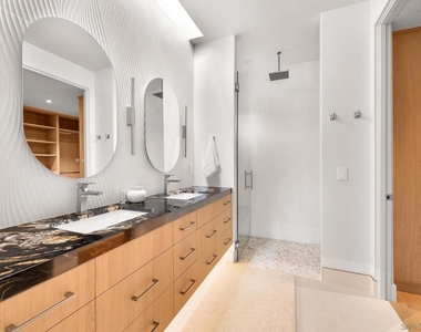 8166 Paseo Del Ocaso - Photo Thumbnail 20