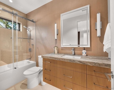 8166 Paseo Del Ocaso - Photo Thumbnail 17