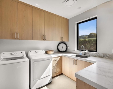 8166 Paseo Del Ocaso - Photo Thumbnail 23
