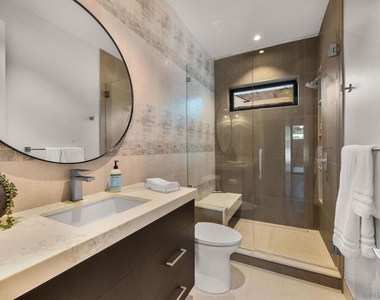 8166 Paseo Del Ocaso - Photo Thumbnail 22