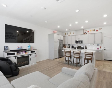 2044 Bluestone Cir. - Photo Thumbnail 36