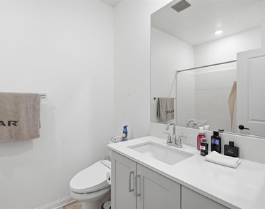 2044 Bluestone Cir. - Photo Thumbnail 22