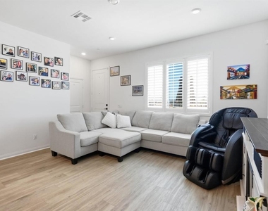 2044 Bluestone Cir. - Photo Thumbnail 35