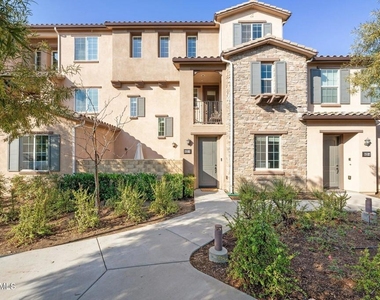 425 Stratus Lane - Photo Thumbnail 1