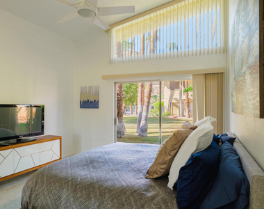 290 S San Jacinto Drive - Photo Thumbnail 4