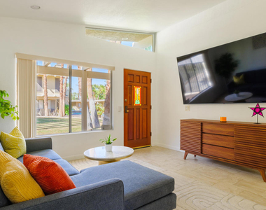 290 S San Jacinto Drive - Photo Thumbnail 1