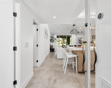 48955 Mariposa Drive - Photo Thumbnail 4
