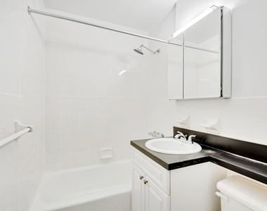 426 West 49th Street - Photo Thumbnail 2