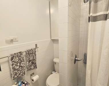 East 89th Street - Photo Thumbnail 4