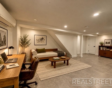 29 Thomas S Boyland Street - Photo Thumbnail 8