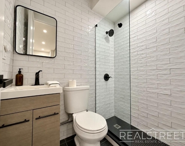29 Thomas S Boyland Street - Photo Thumbnail 13