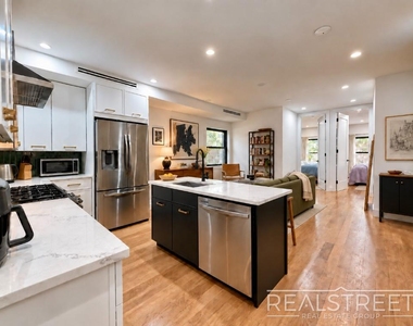 29 Thomas S Boyland Street - Photo Thumbnail 3