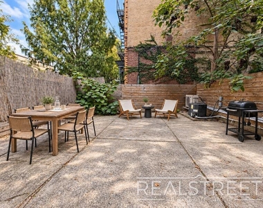 29 Thomas S Boyland Street - Photo Thumbnail 14