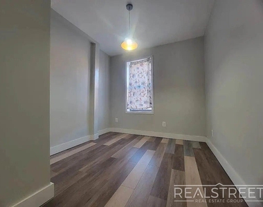 1148 Rogers Ave - Photo Thumbnail 4