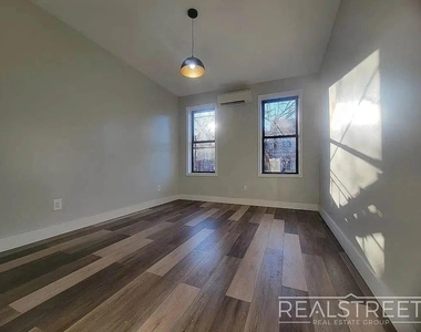 1148 Rogers Ave - Photo Thumbnail 6