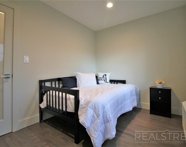 1337 Nostrand Ave - Photo Thumbnail 7