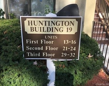 30 Huntington Circle - Photo Thumbnail 2