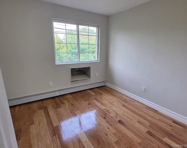 11505 Bedell Street - Photo Thumbnail 3