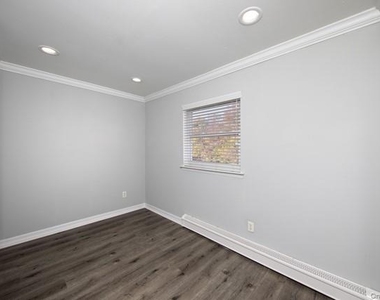 280 Bellmore Avenue - Photo Thumbnail 2