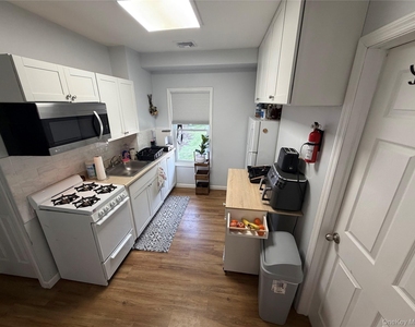 40 Tyler Avenue - Photo Thumbnail 1