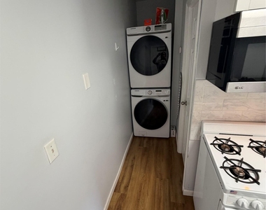 40 Tyler Avenue - Photo Thumbnail 4