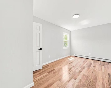 13714 Bedell Street - Photo Thumbnail 4