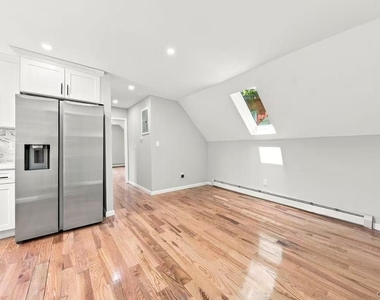 13714 Bedell Street - Photo Thumbnail 2