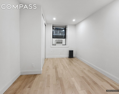 Douglass Street - Photo Thumbnail 4