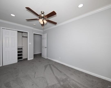 427 Main Street - Photo Thumbnail 5