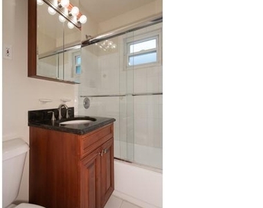 427 Main Street - Photo Thumbnail 8