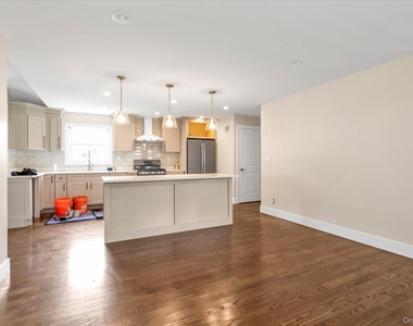 85 Clement - Photo Thumbnail 2