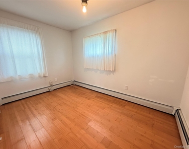 4 Carriage Ln - Photo Thumbnail 7